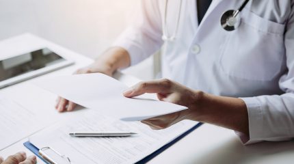 認定薬剤師とは?取得の流れや資格の種類、メリットをご紹介